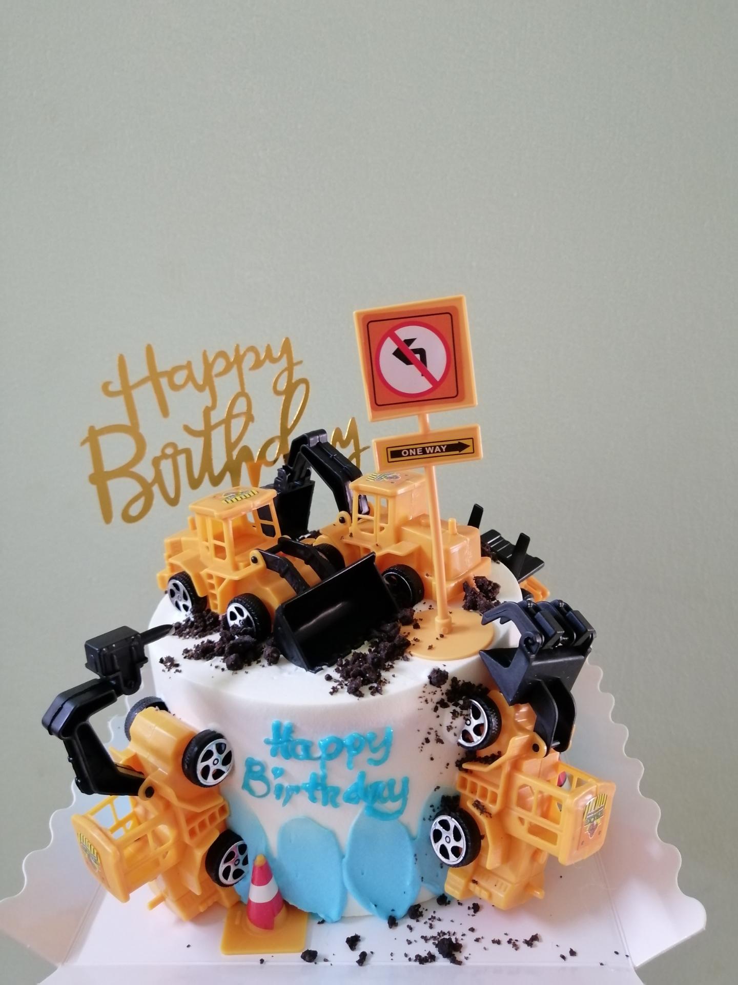 Excavator Cake (5 inch)