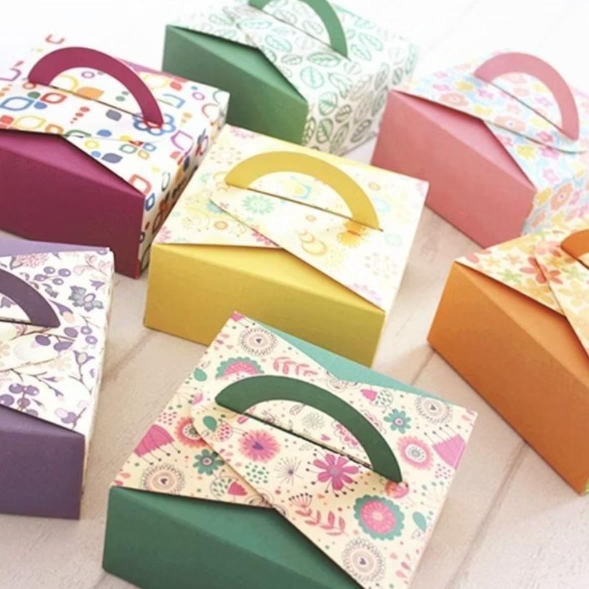 Flower Cake Box-Art Card 5.5x5.5x2.5"X50pcs//花瓣蛋糕盒 5.5x5.5x2.5"X50pcs