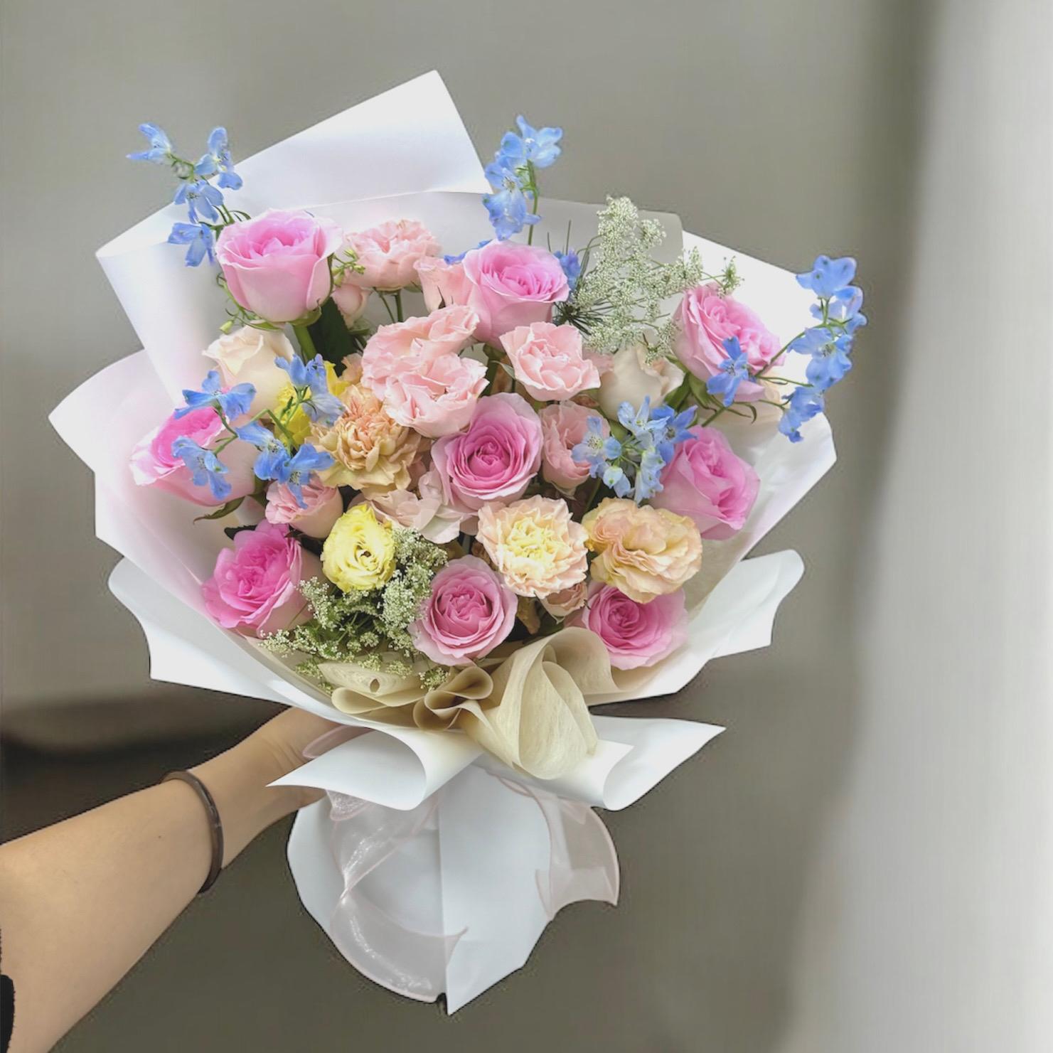 OPHENA Fresh Flower Bouquet