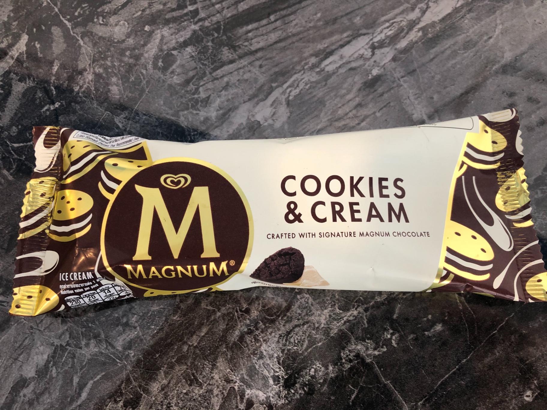 Walls Magnum cookies & cream
