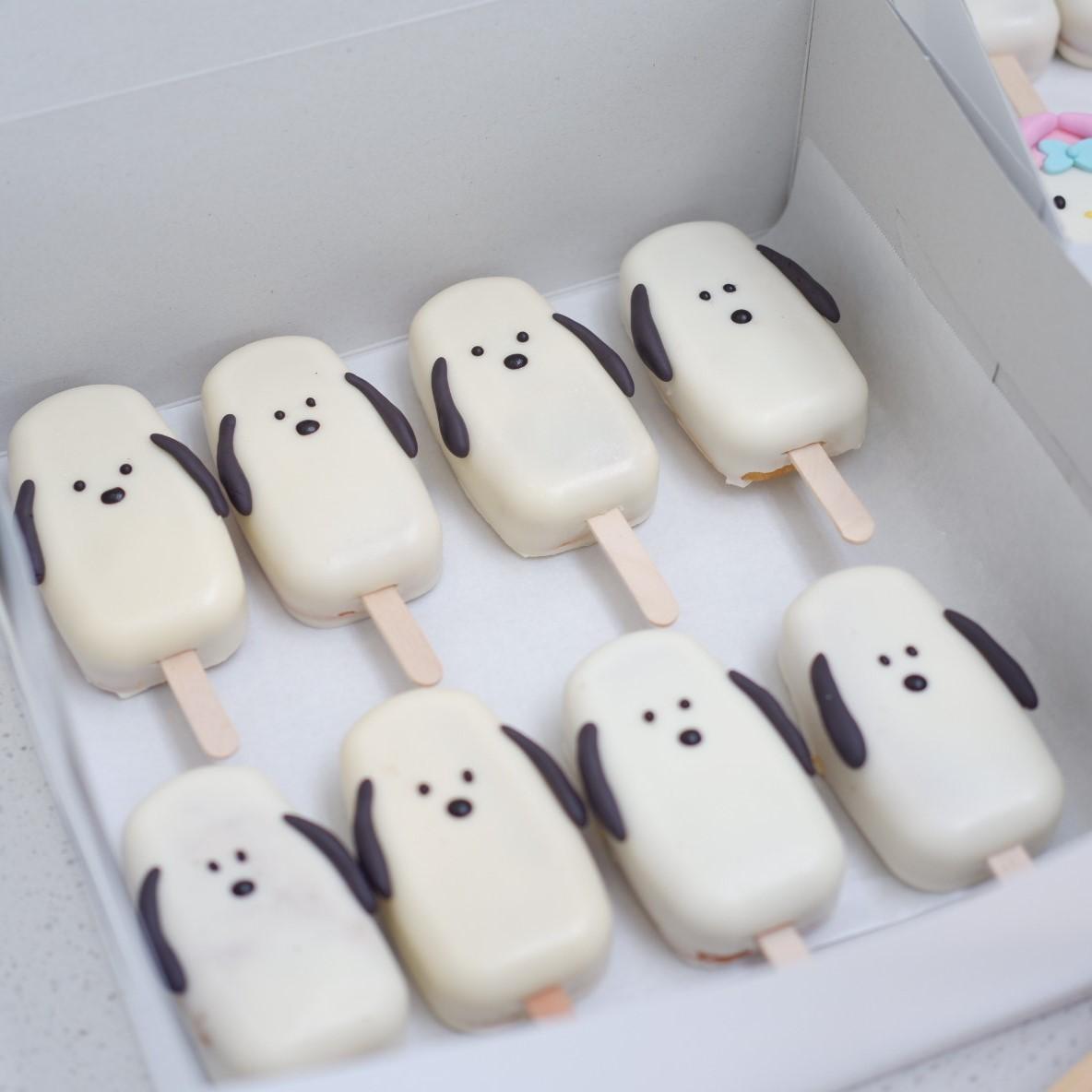 Pochacco Cakesicles (6pcs)